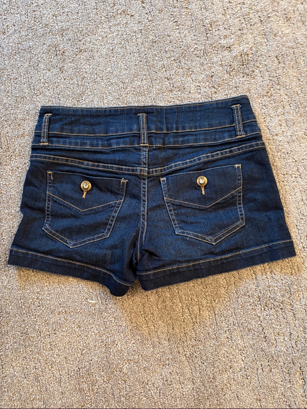 Cache Denim Shorts - Picture 3 of 4